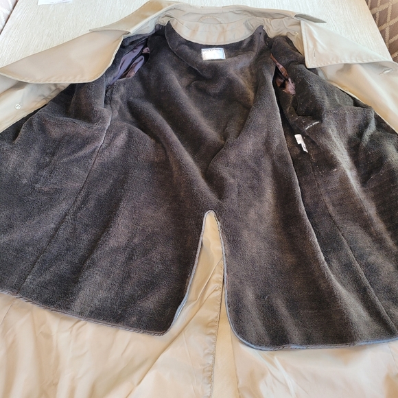 Woodmere Mens Trench Coat Sz 40 R Removable Lining Tan Buttons Pockets VTG Korea - Picture 9 of 14